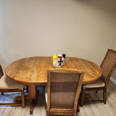 Economical Homestay Бернаби Экстерьер фото